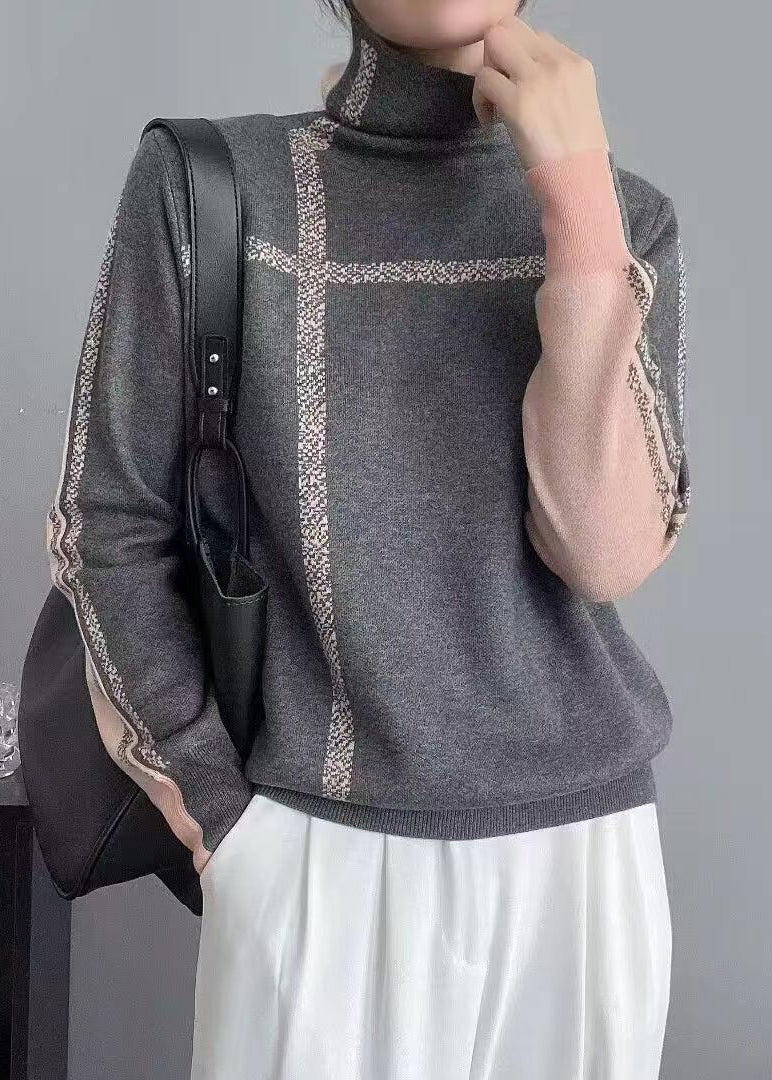 Well Tailored Top with a Graceful Silhouette