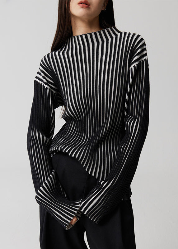 Effortlessly Elegant Top with a Timeless Design