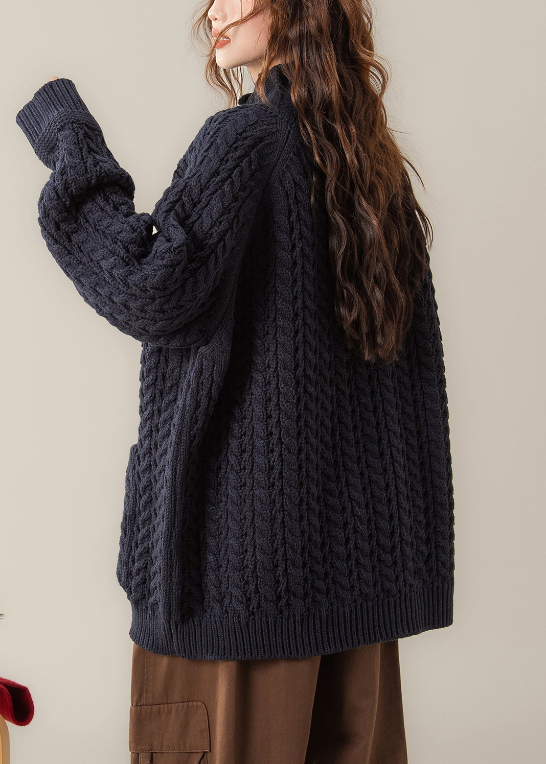 Well Tailored Coat with a Graceful Silhouette