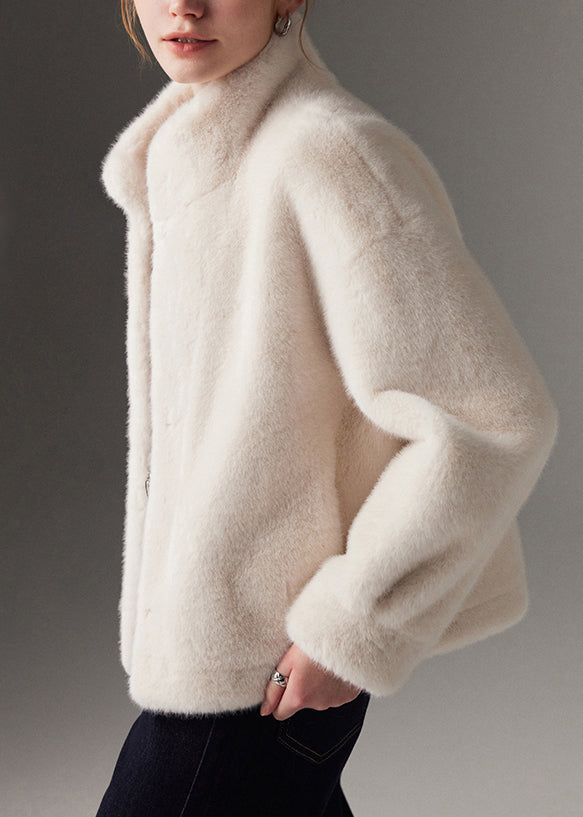 Gracefully Styled Coat for Any Occasion