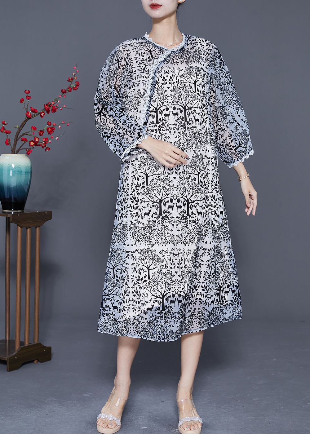 Sophisticated Dress with a Clean Classic Look