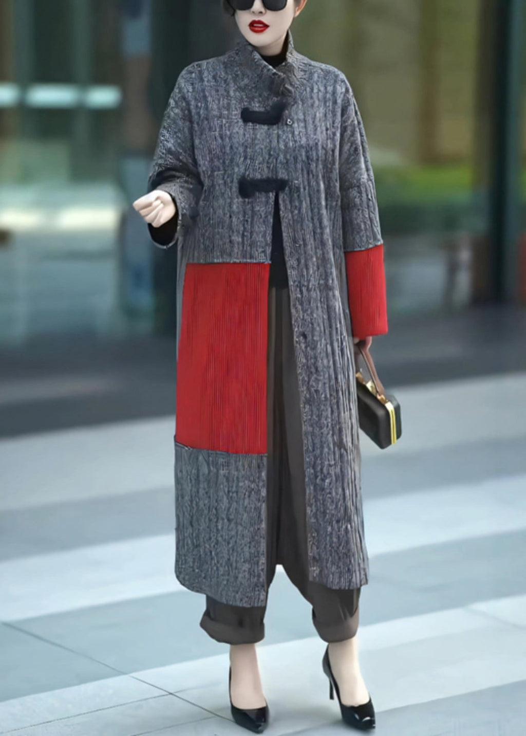 Effortlessly Elegant Coat with a Timeless Design