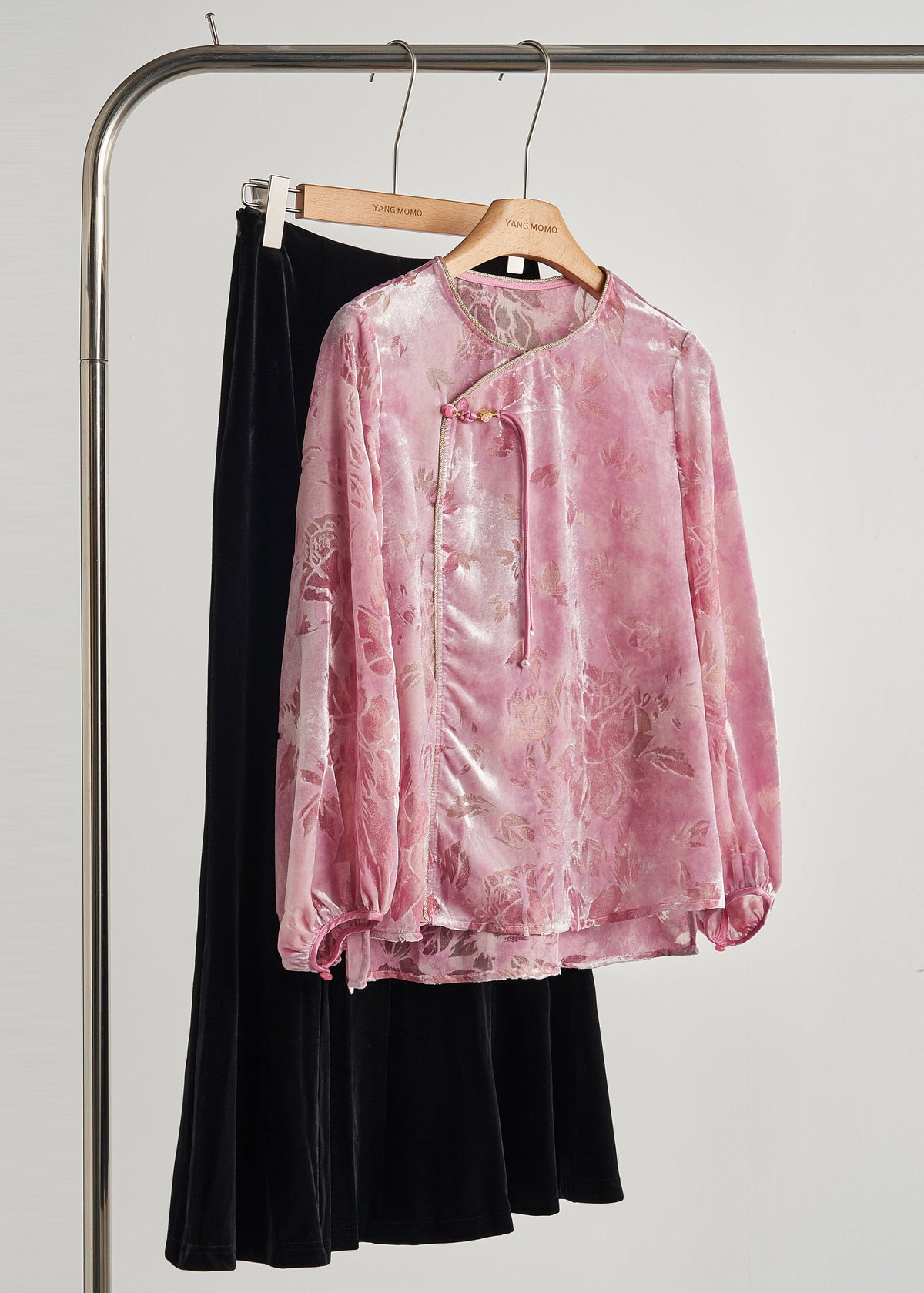 Beautifully Finished Shirt in a Timeless Design