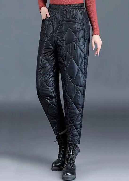 Effortlessly Elegant Pants with a Timeless Design