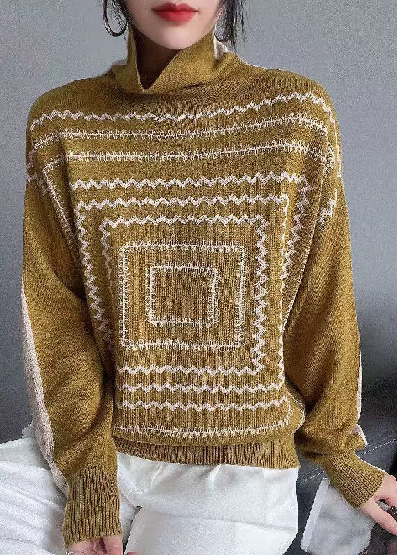 Well Tailored Sweater with a Graceful Silhouette