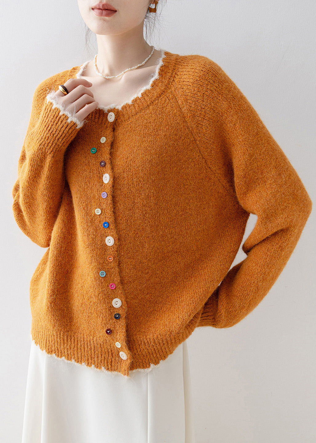 Effortlessly Elegant Cardigan with a Timeless Design