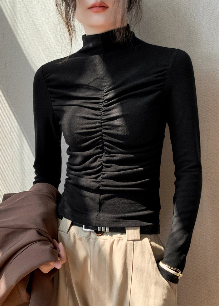 Well Tailored Top with a Graceful Silhouette