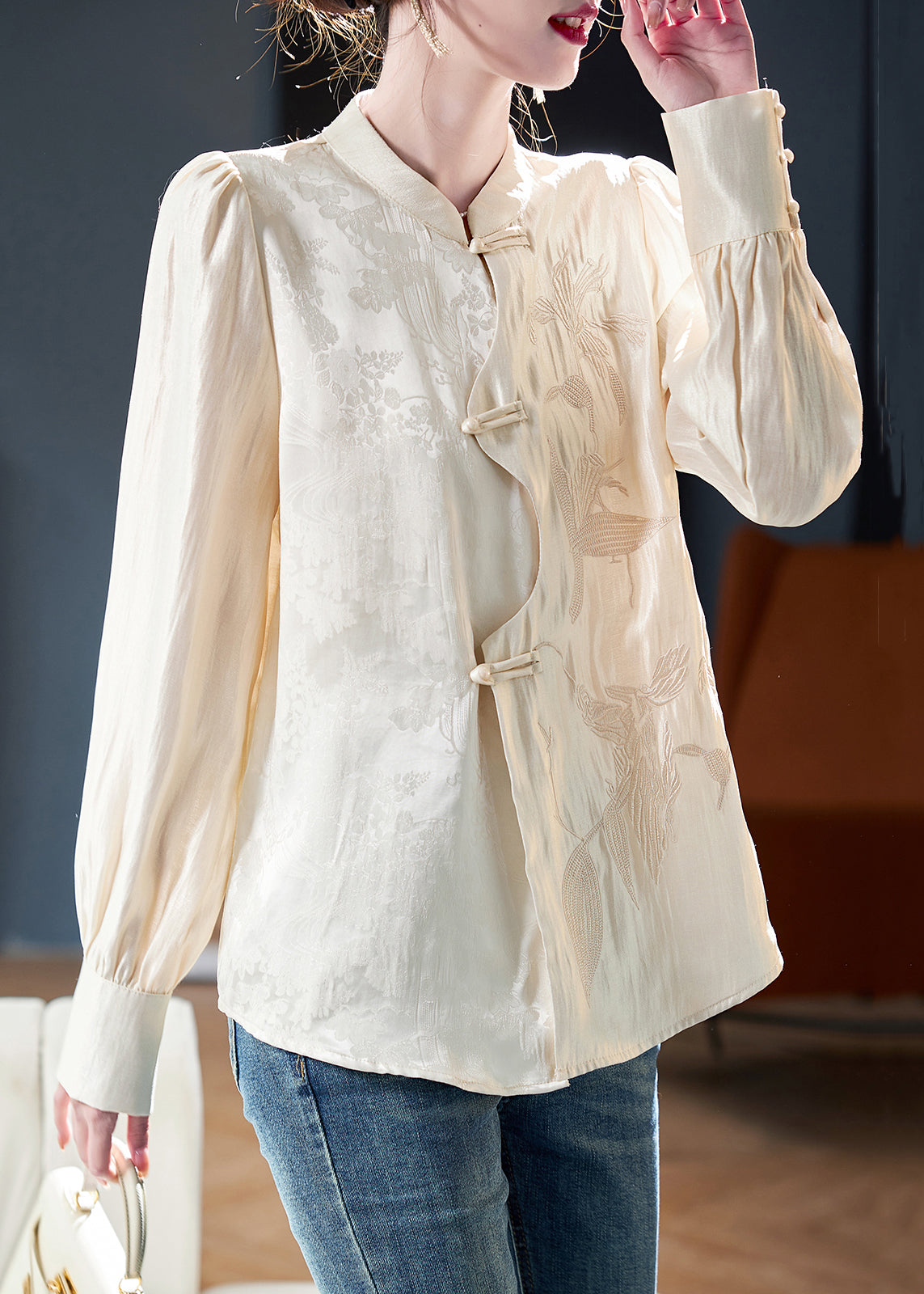 Effortlessly Elegant Shirt with a Timeless Design
