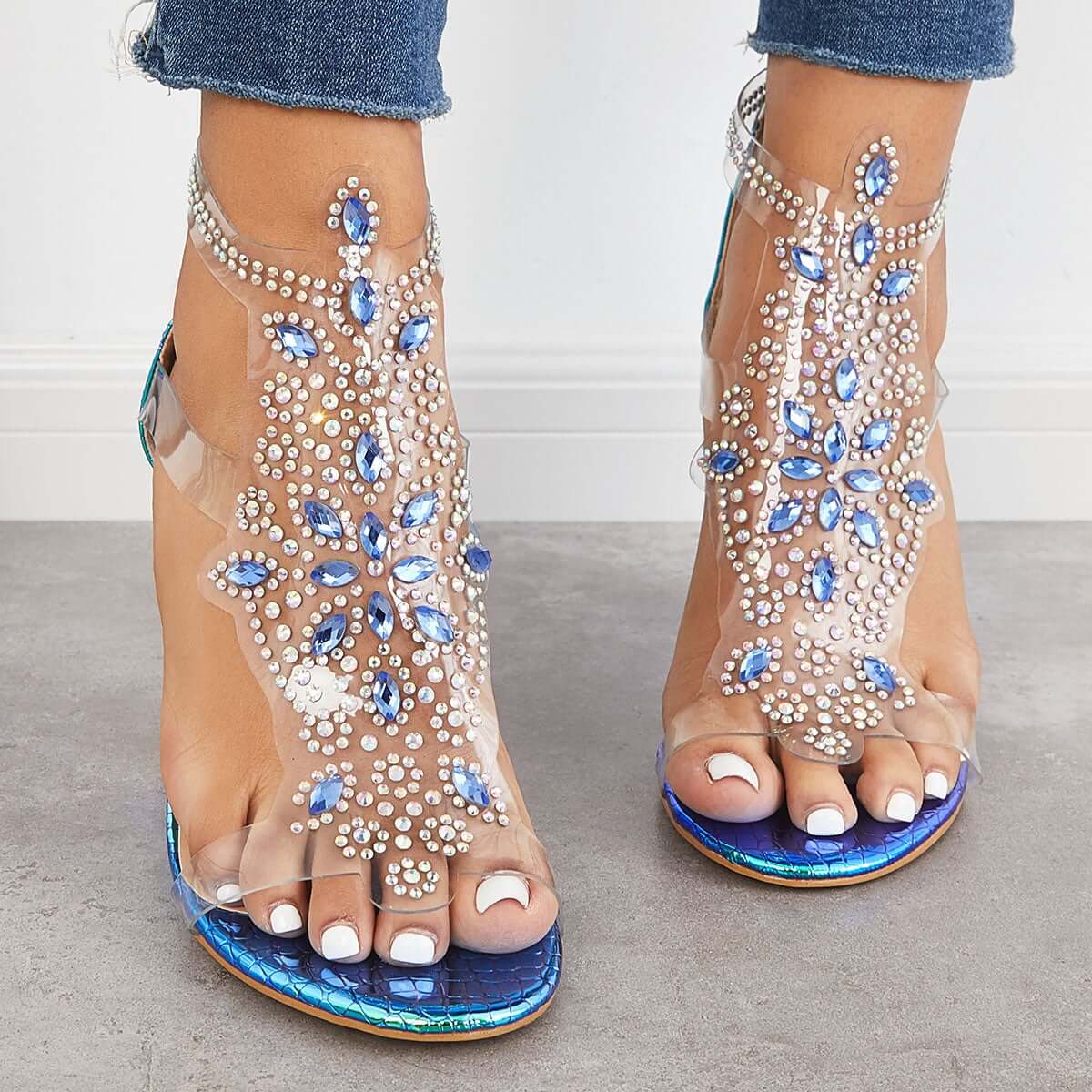 Chic Orthopedic Sandals with Unique Design