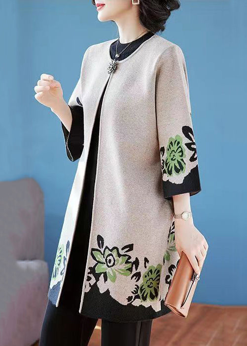 Effortlessly Elegant Cardigan with a Timeless Design