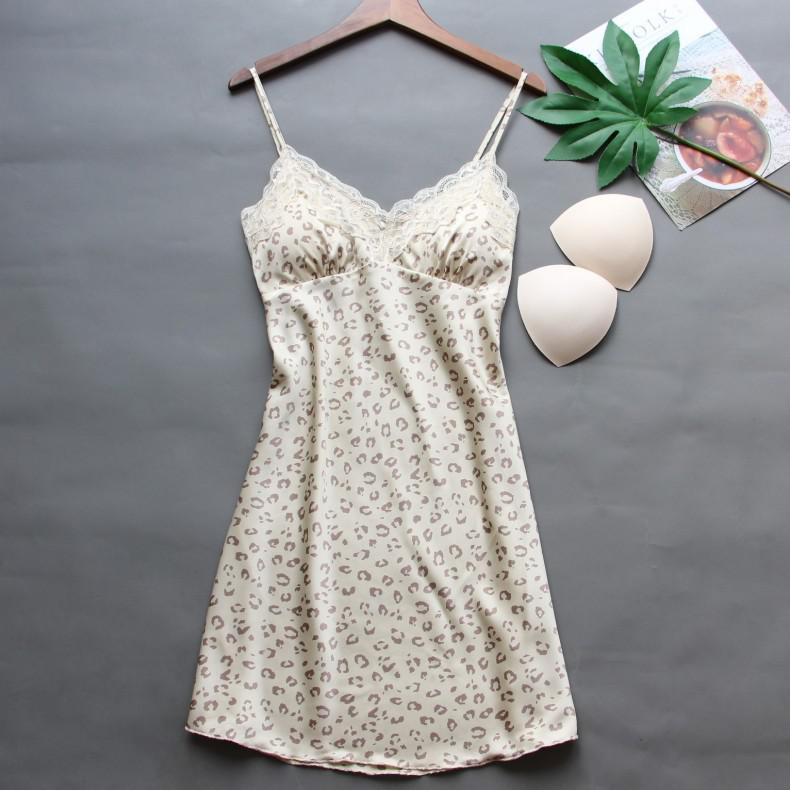 Subtly Elegant Garment with a Refined Vintage Look