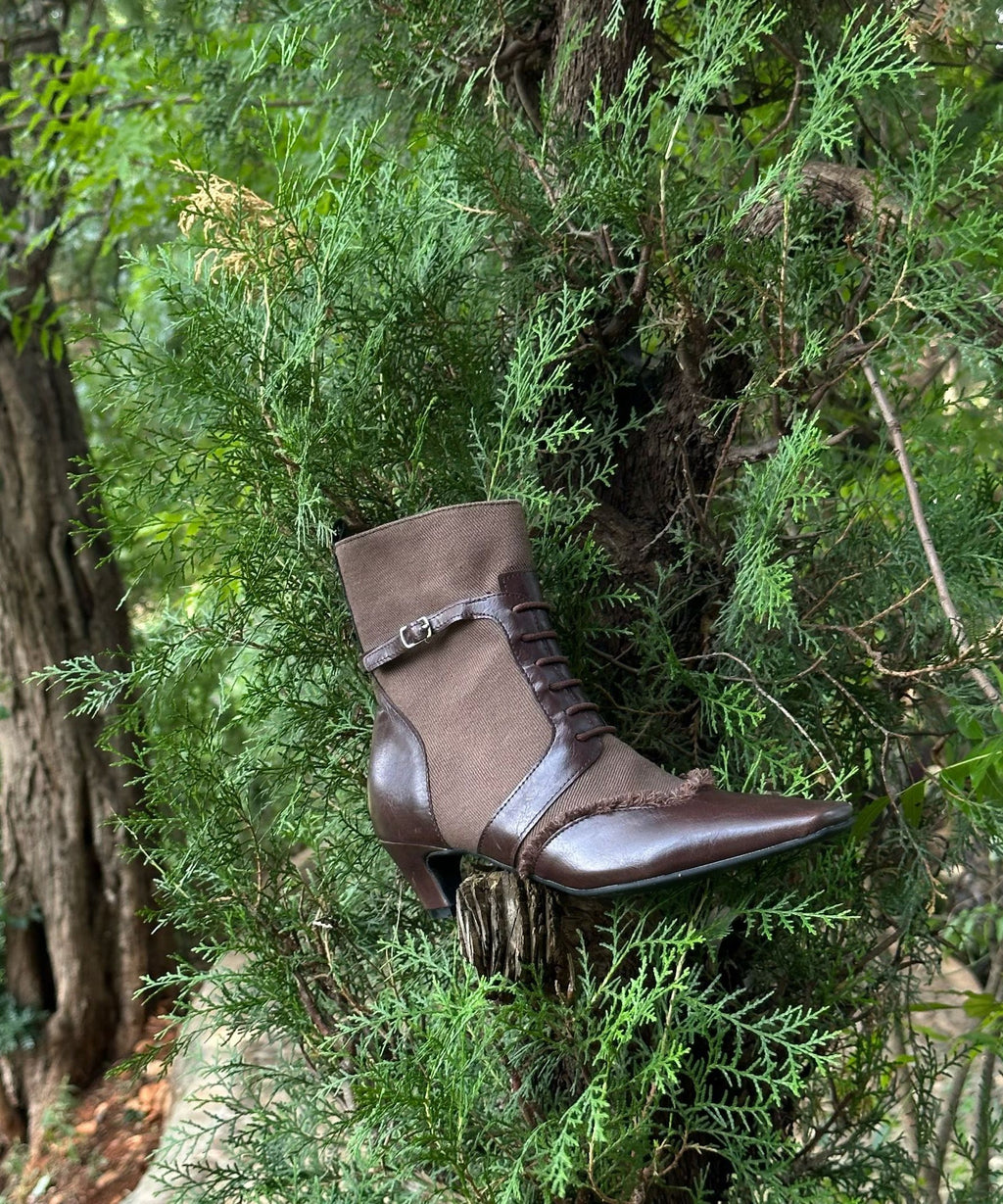 Graceful Orthopedic Boots for Modern Look