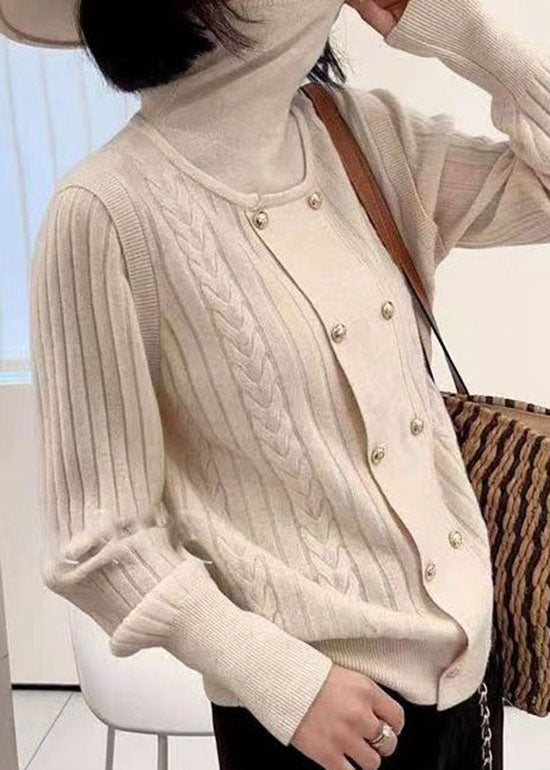 Effortlessly Elegant Sweater with a Timeless Design