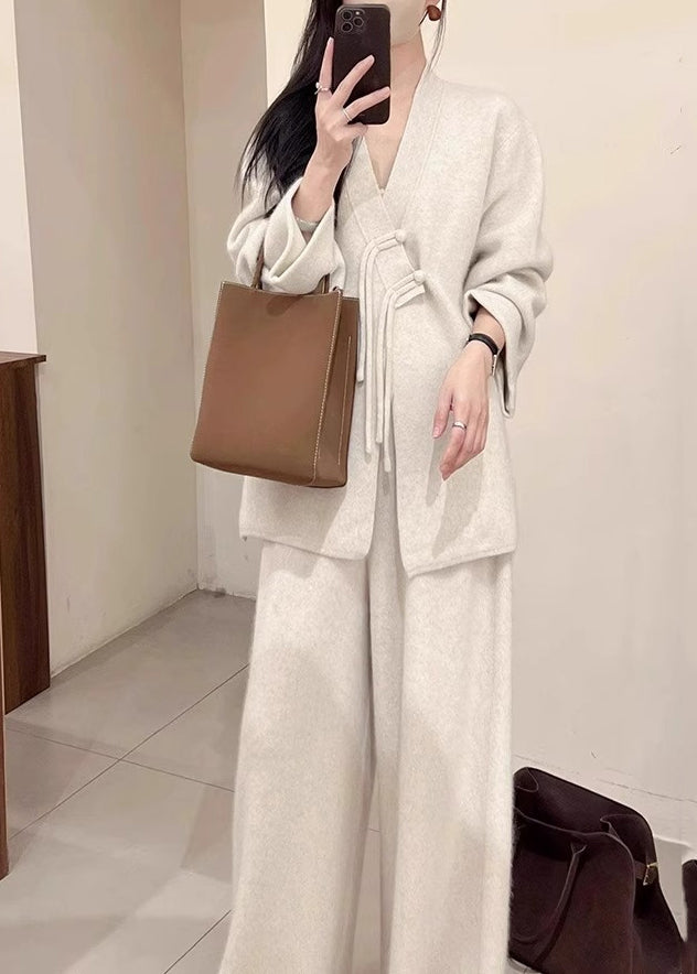 Sophisticated Pants with a Clean Classic Look