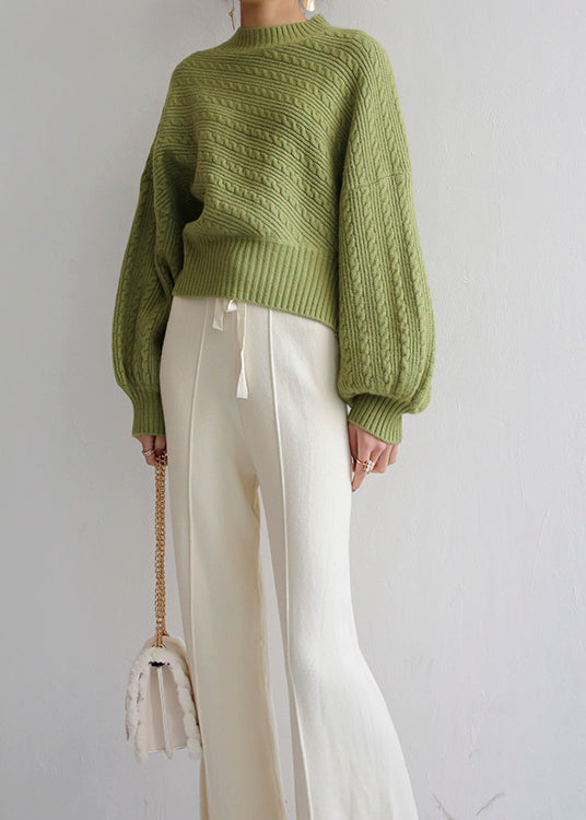 Well Tailored Sweater with a Graceful Silhouette