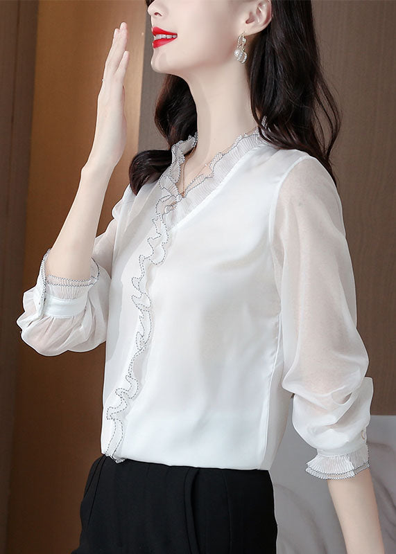 Classic Vintage Blouse with a Flattering Fit