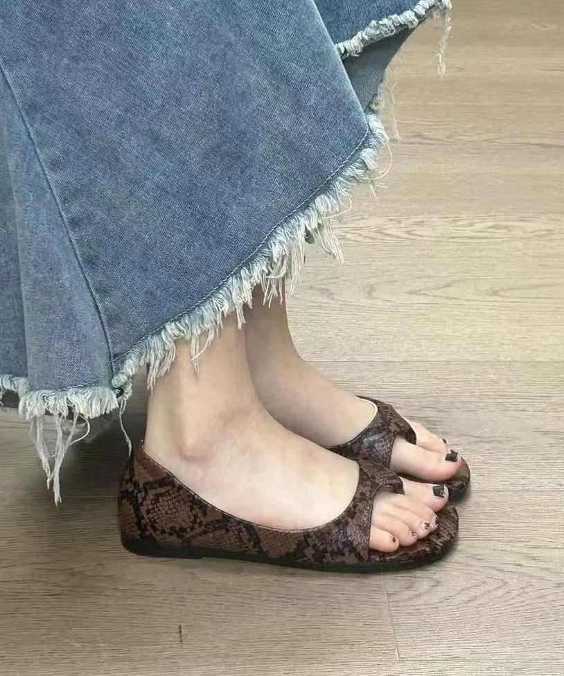Chic Orthopedic Sandals with Unique Design