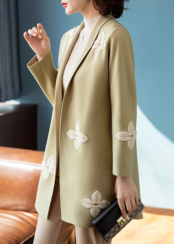 Well Tailored Cardigan with a Graceful Silhouette