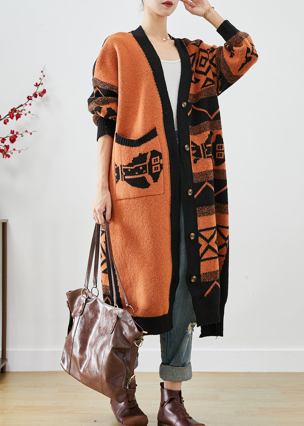Well Tailored Cardigan with a Graceful Silhouette