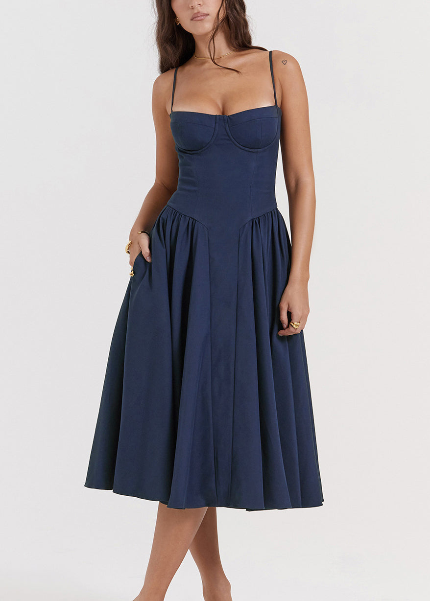 Classic Vintage Dress with a Flattering Fit