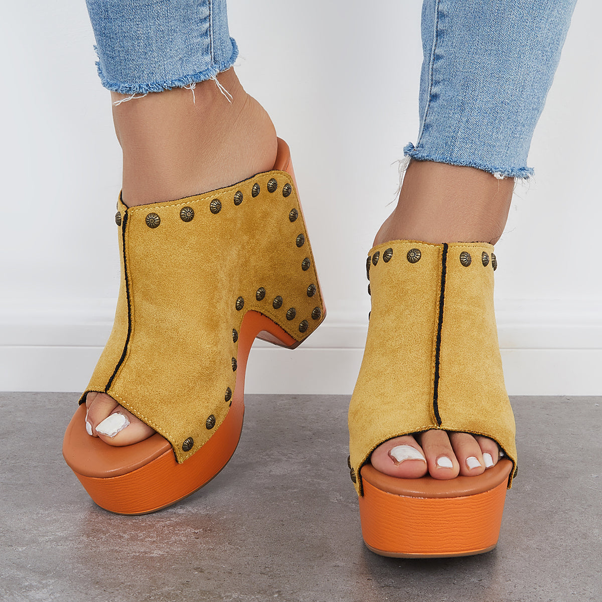 Chic Orthopedic Sandals with Unique Design