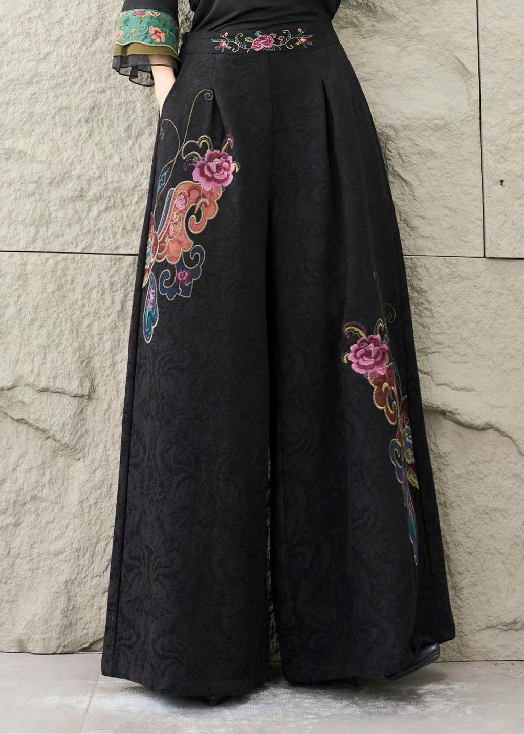 Well Tailored Trousers with a Graceful Silhouette