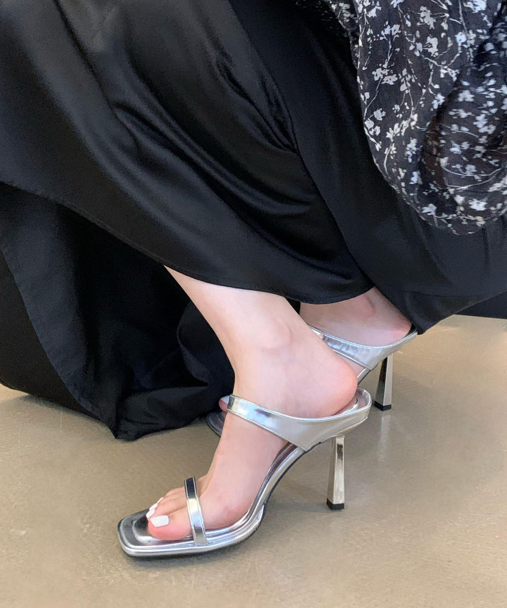 Graceful Orthopedic Sandals for Modern Look