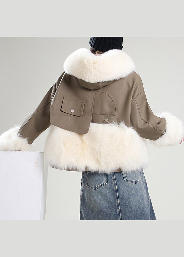 Well Tailored Coat with a Graceful Silhouette