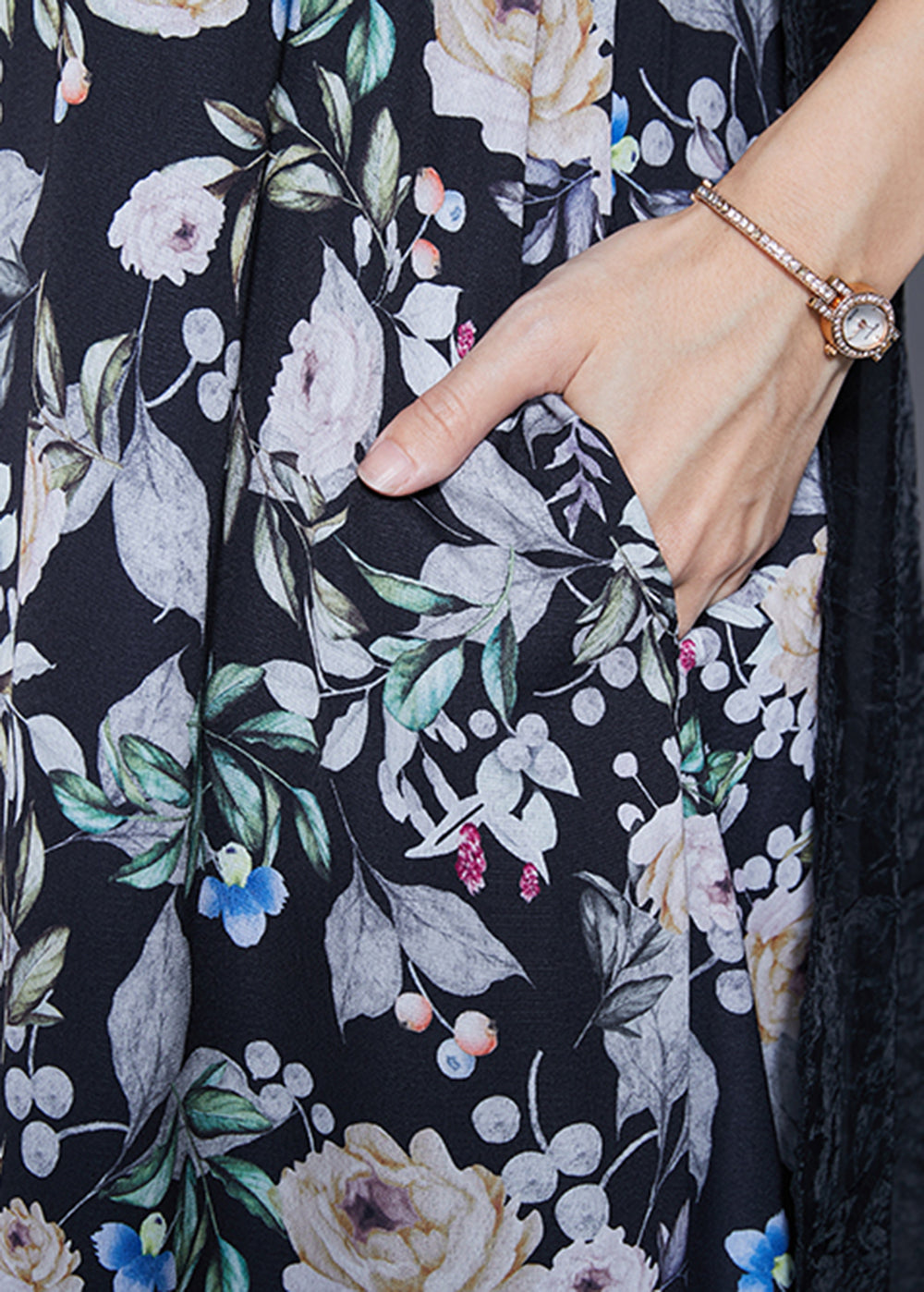 Beautifully Crafted Dress in a Classic Style