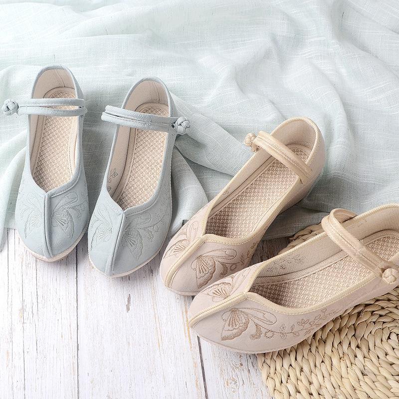 Graceful Orthopedic Heels for Modern Look