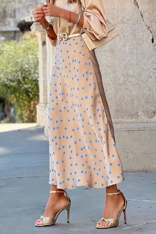 Effortlessly Elegant Garment with a Timeless Design