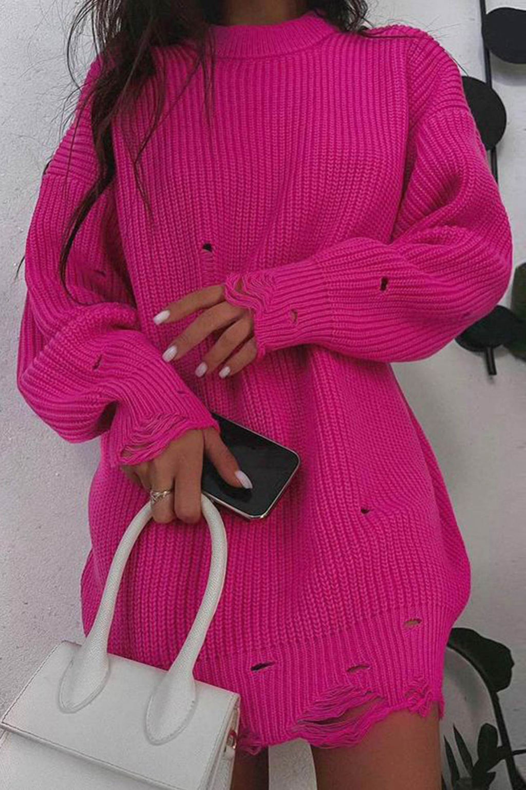 Well Tailored Sweater with a Graceful Silhouette