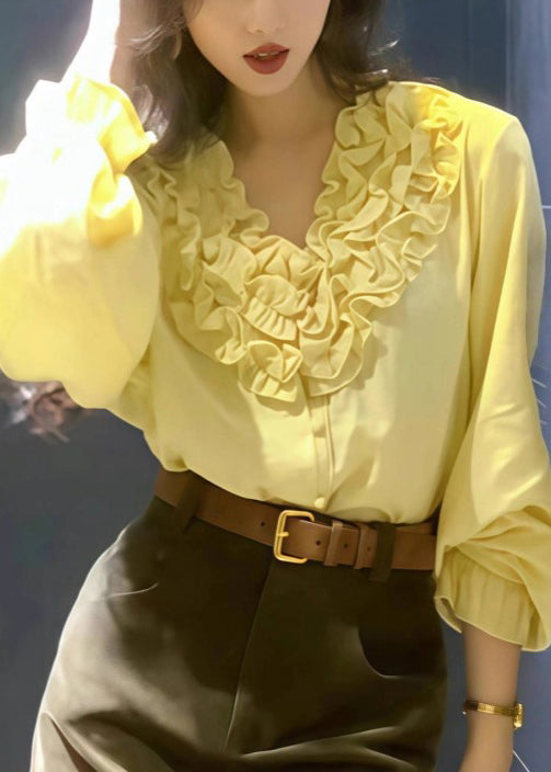Classic Vintage Blouse with a Flattering Fit