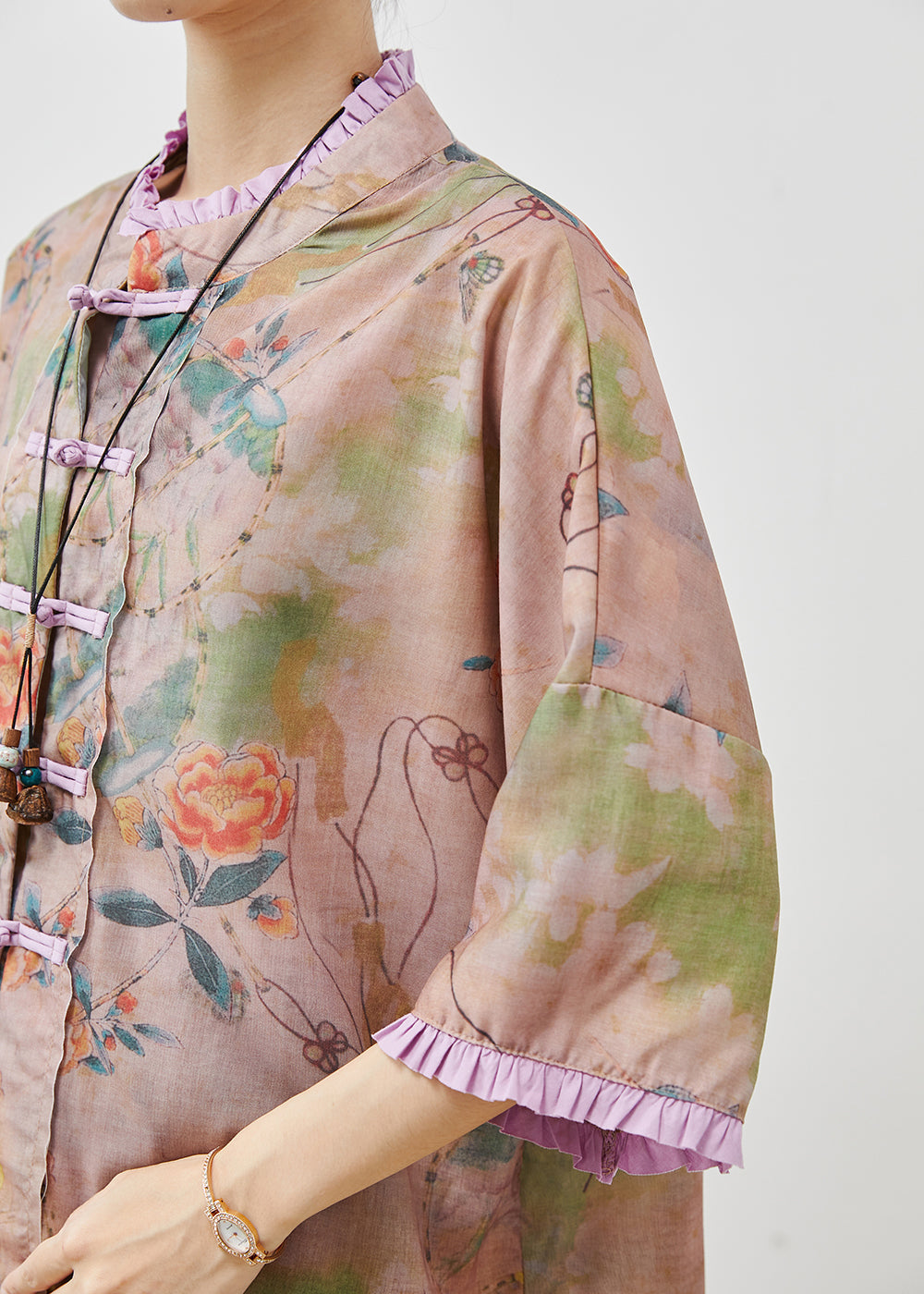 Sophisticated Blouse with a Clean Classic Look