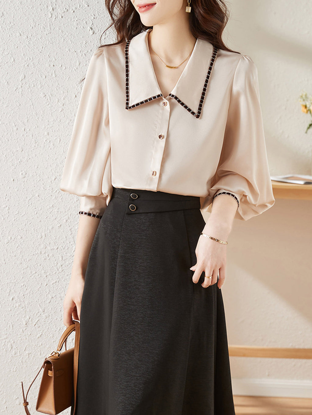 Classic Vintage & Enduringly Stylish Blouse