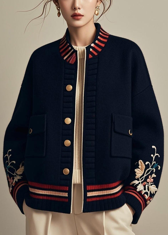Beautifully Finished Coat in a Timeless Design