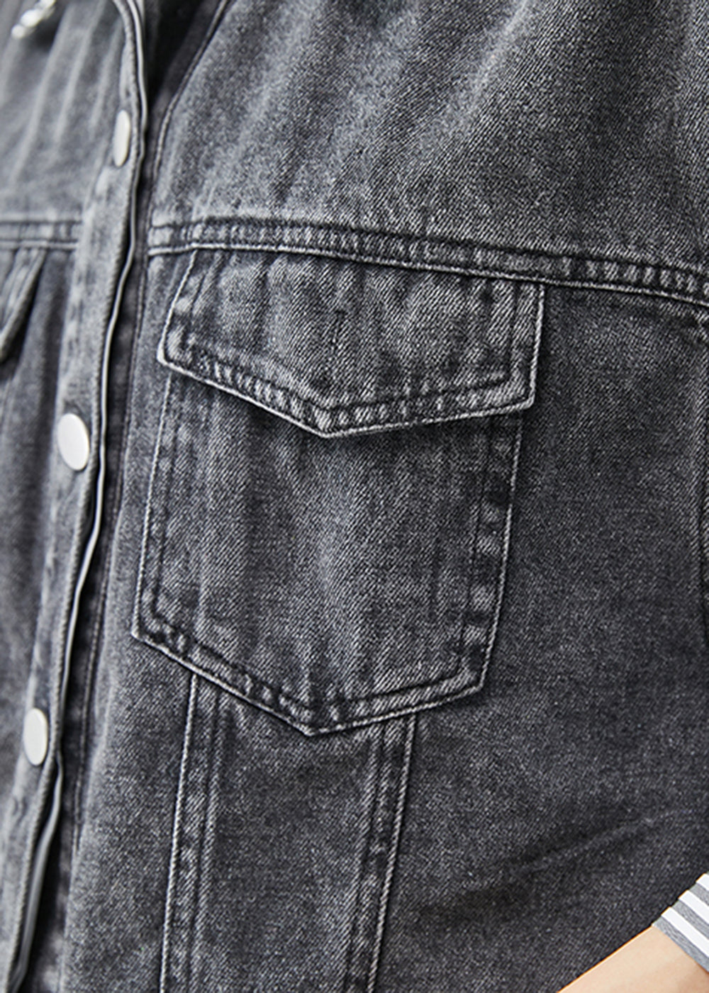 Beautifully Finished Coat in a Timeless Design