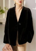 Well Tailored Coat with a Graceful Silhouette