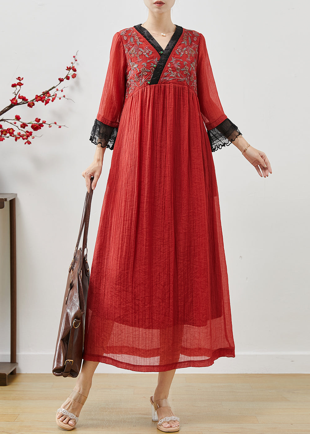 Beautifully Crafted Dress in a Classic Style