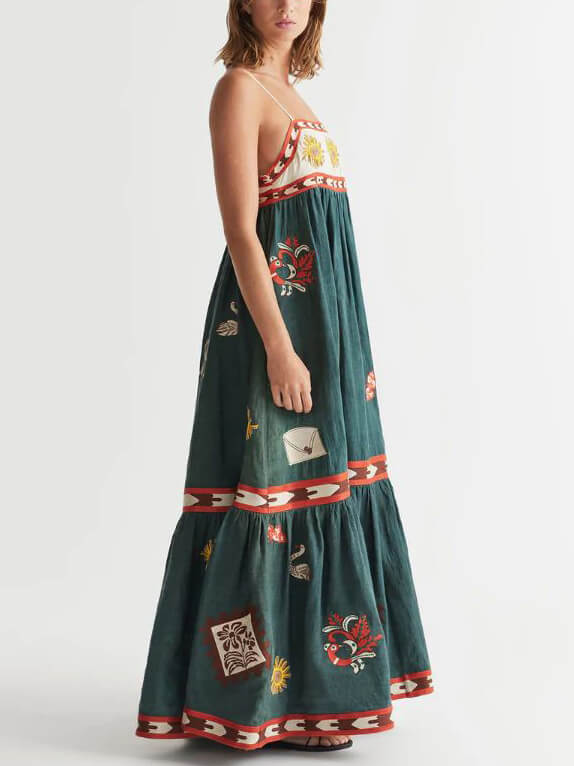 Beautifully Finished Dress in a Timeless Design