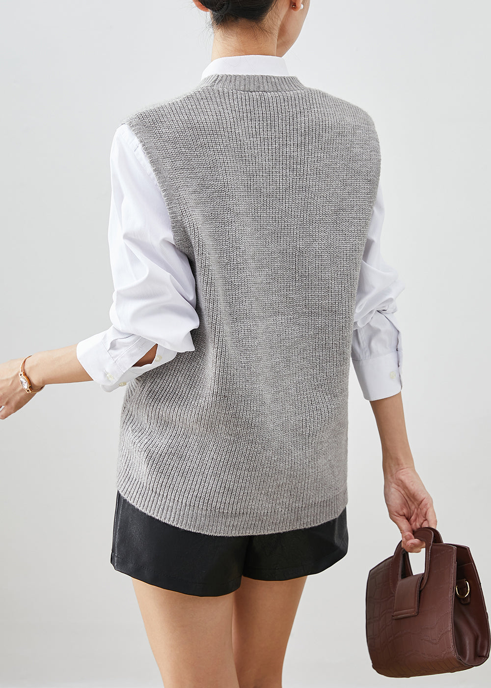 Effortlessly Elegant Garment with a Timeless Design