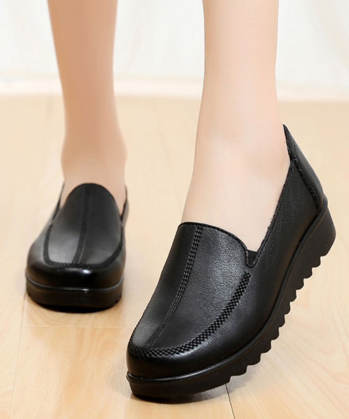 Chic Orthopedic Flats with Unique Design