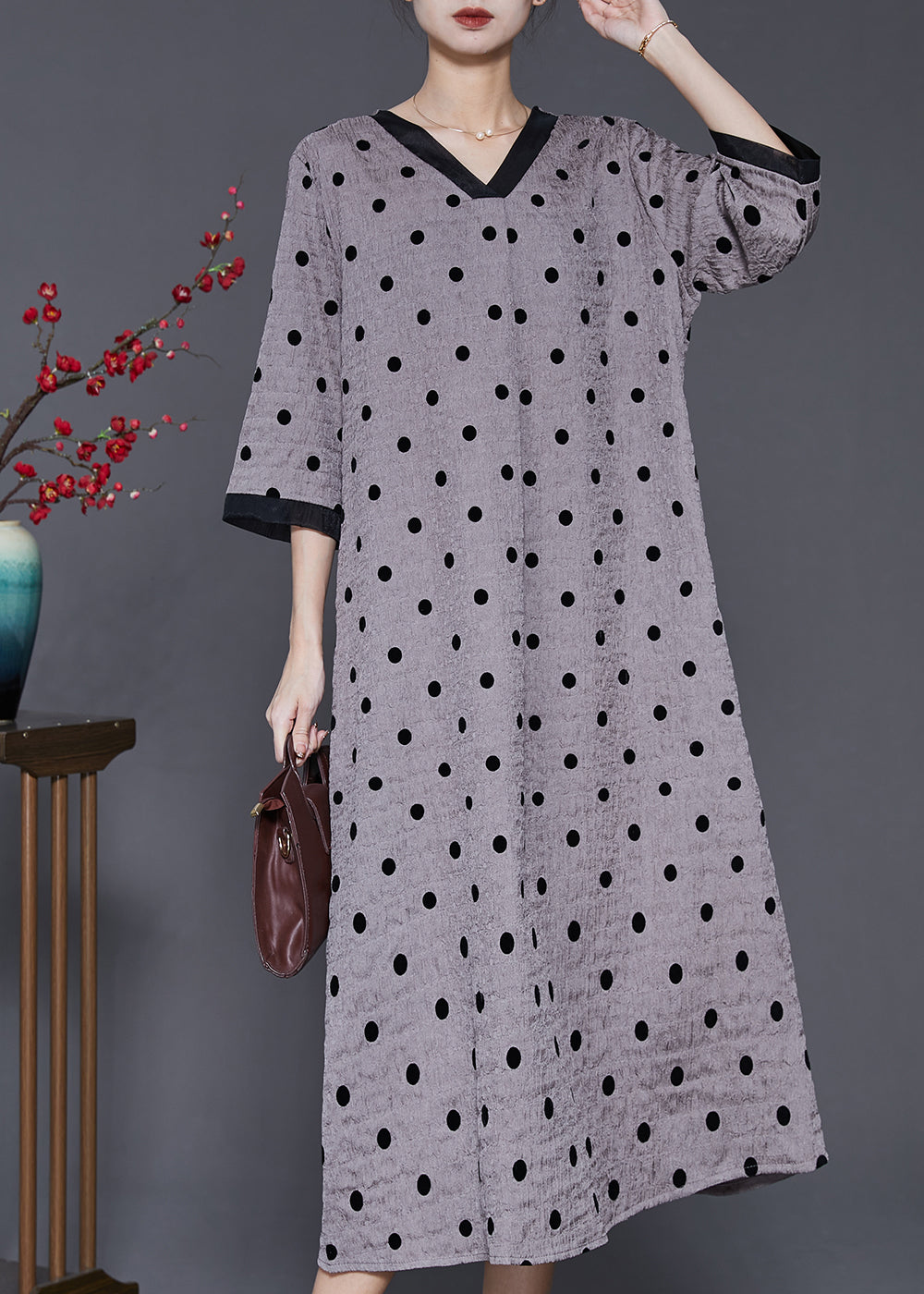 Beautifully Finished Dress in a Timeless Design