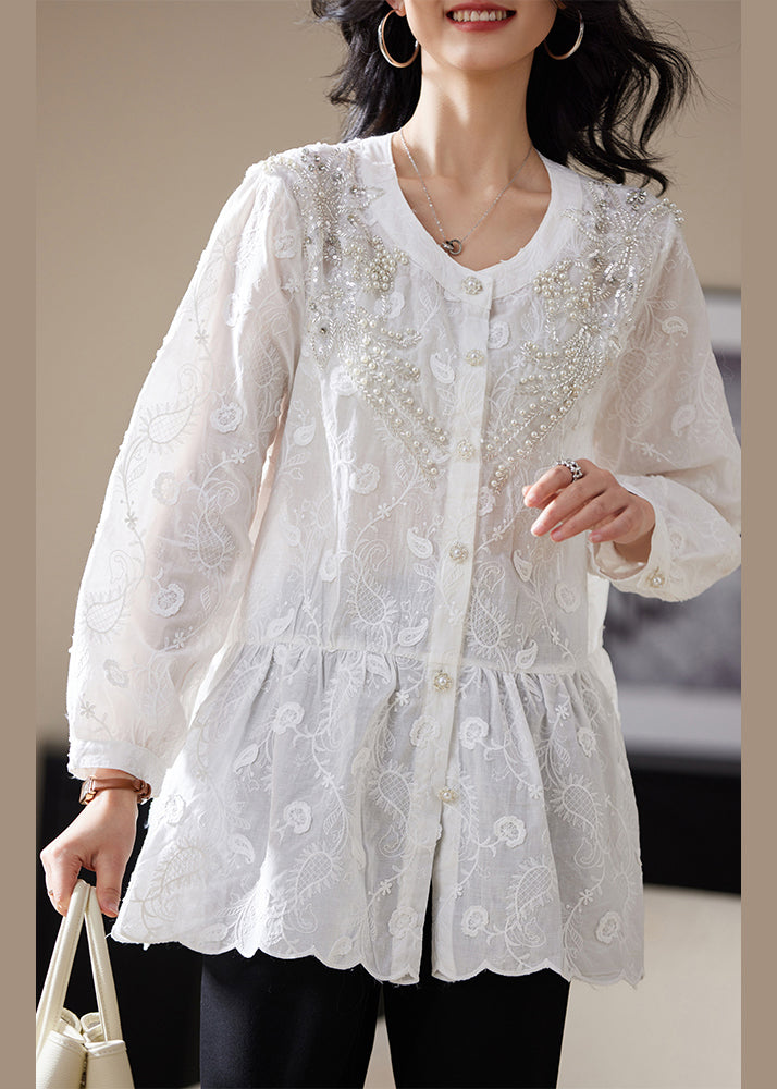 Classic Vintage Blouse with a Flattering Fit