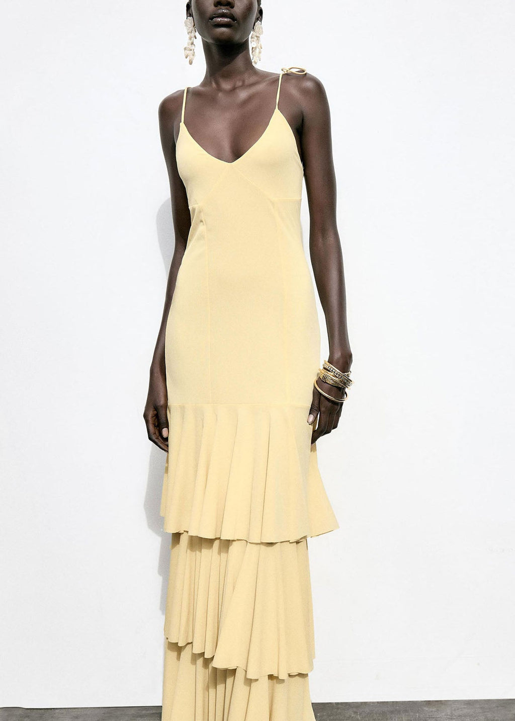 Gracefully Styled Dress for Any Occasion