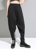 Effortlessly Elegant Pants with a Timeless Design