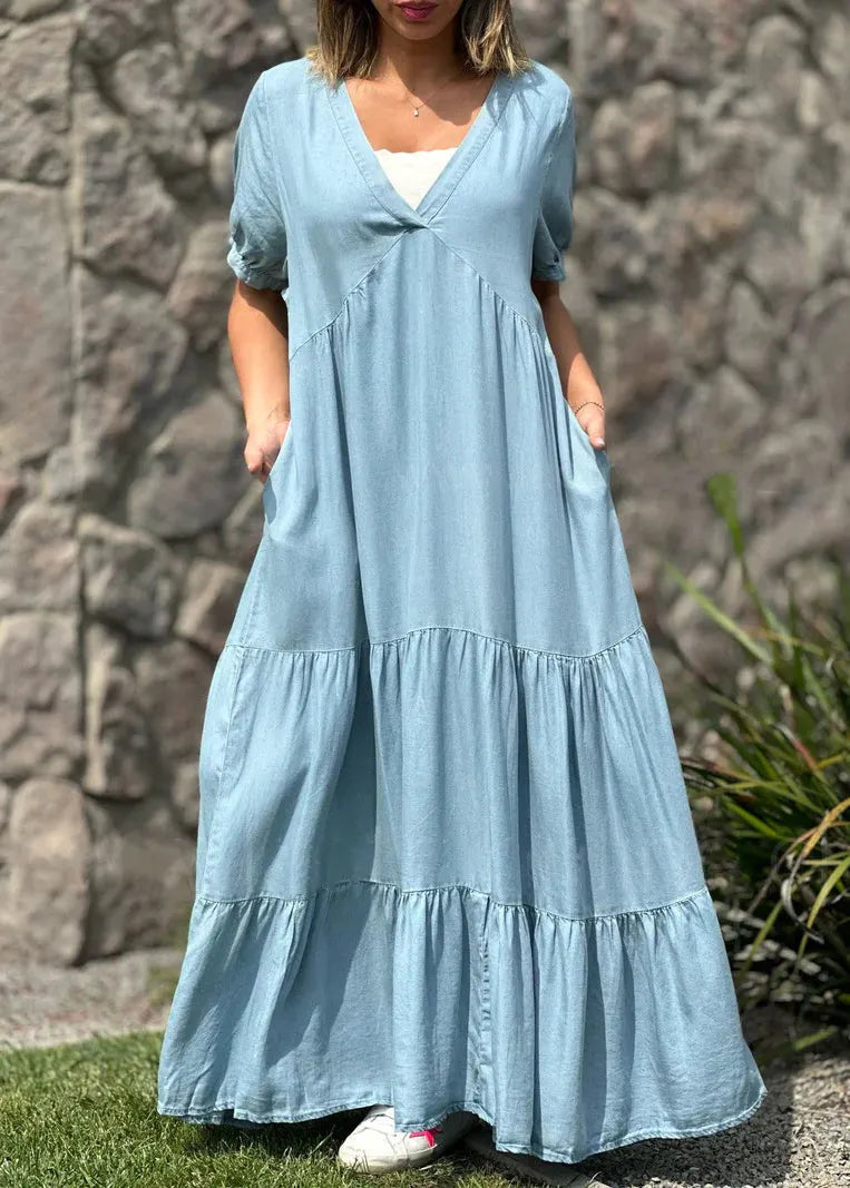 Effortlessly Elegant Dress with a Timeless Design