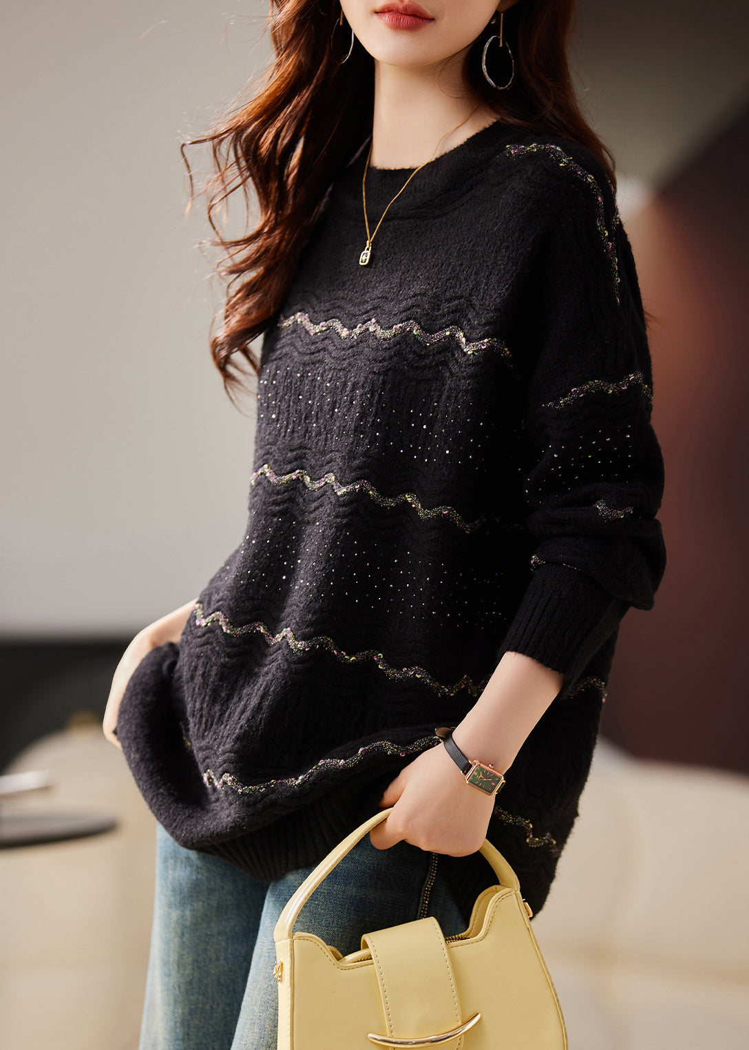Well Tailored Sweater with a Graceful Silhouette