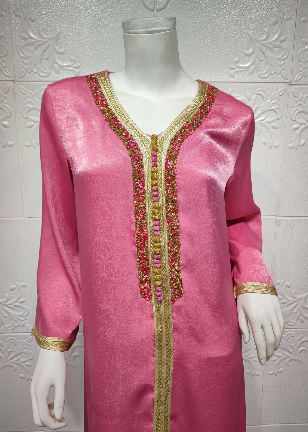 Beautifully Finished Dress in a Timeless Design