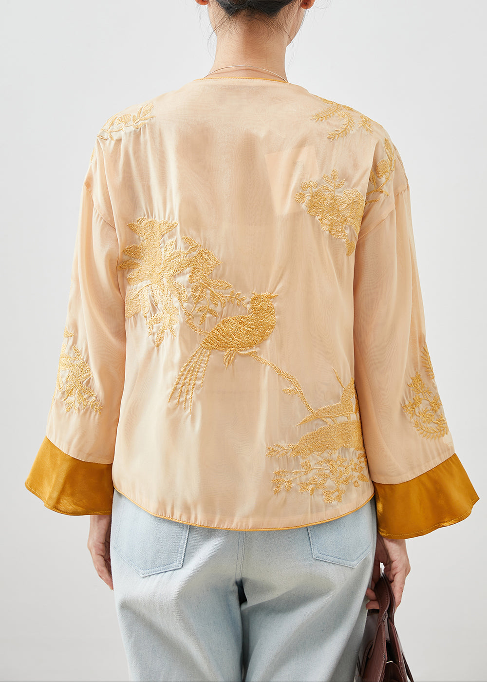 Beautifully Finished Top in a Timeless Design